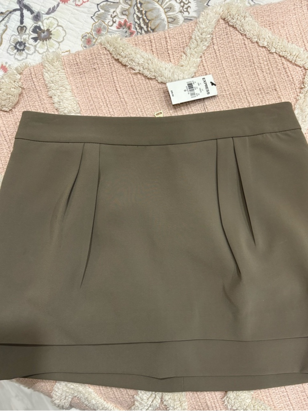 Express Women's Pleated Taupe Lined Double Layered Mini Skirt Size 0